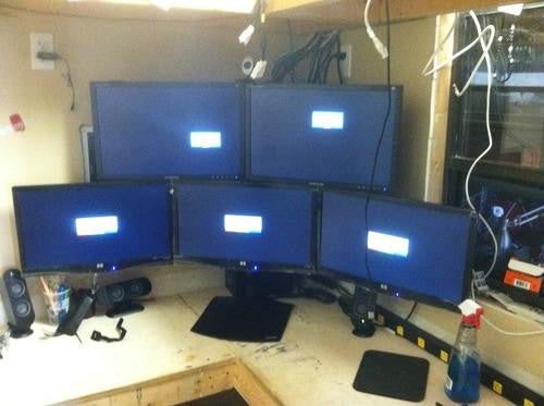 Ergotron Base 14 Inch  Pole Paraview Bow  Two (2) Sliding Brackets One (1) Angled Center