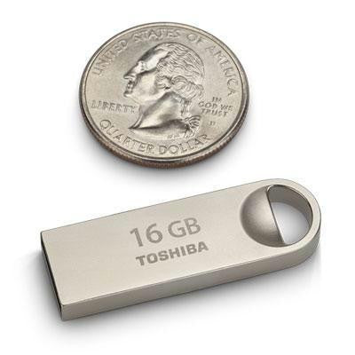 Toshiba America Information Sy 16gb Owahri 2.0 Usb Flash Drive In Silver